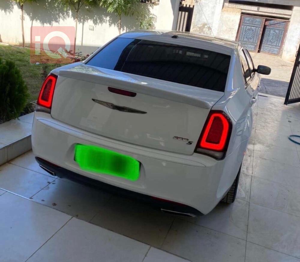 كرايسلر 300